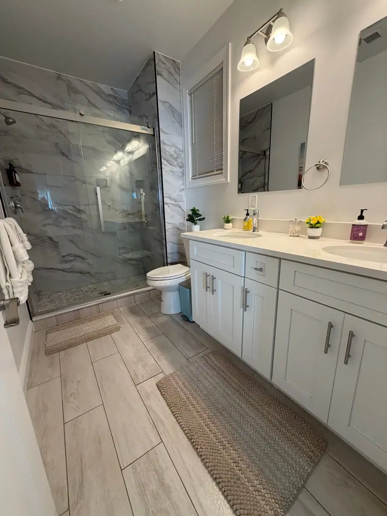 Bathroom cleaning by Ana's Maid in Monmouth County, New Jersey