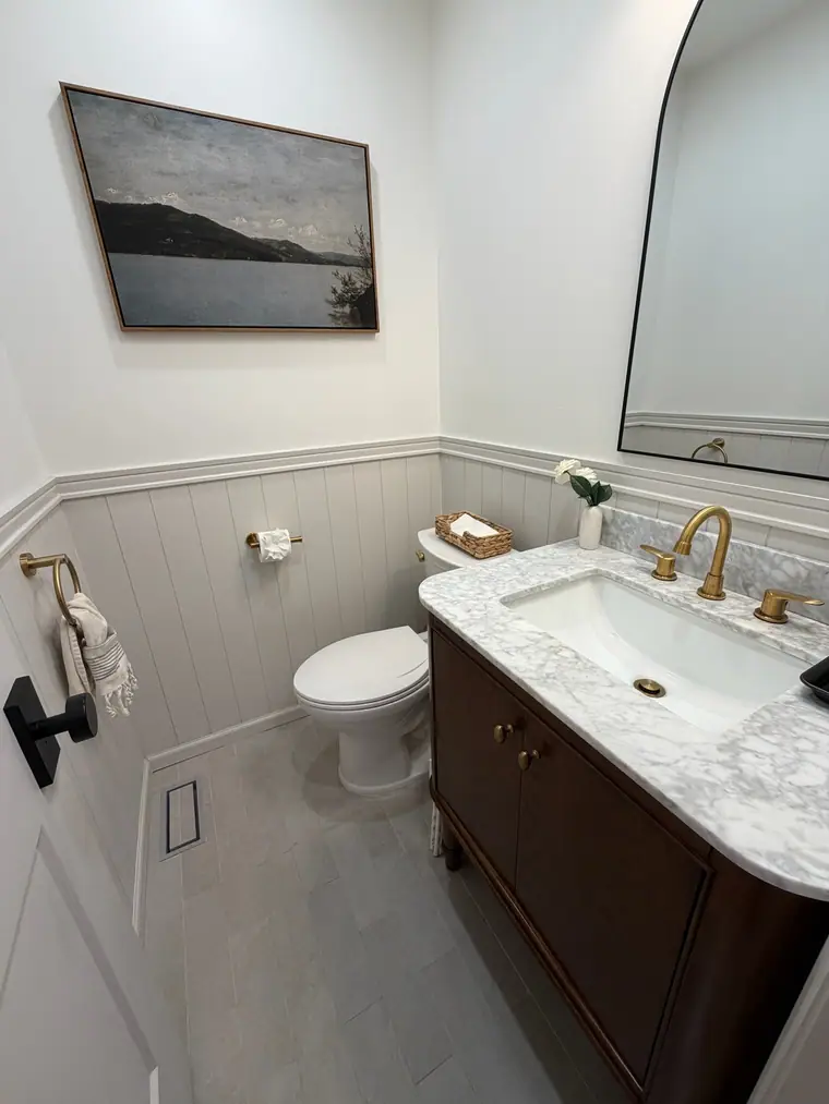 Bathroom cleaning by Ana's Maid in Monmouth County, New Jersey