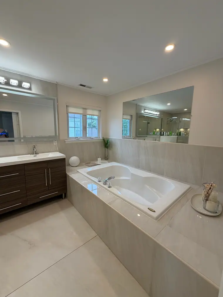 Bathroom cleaning by Ana's Maid in Monmouth County, New Jersey