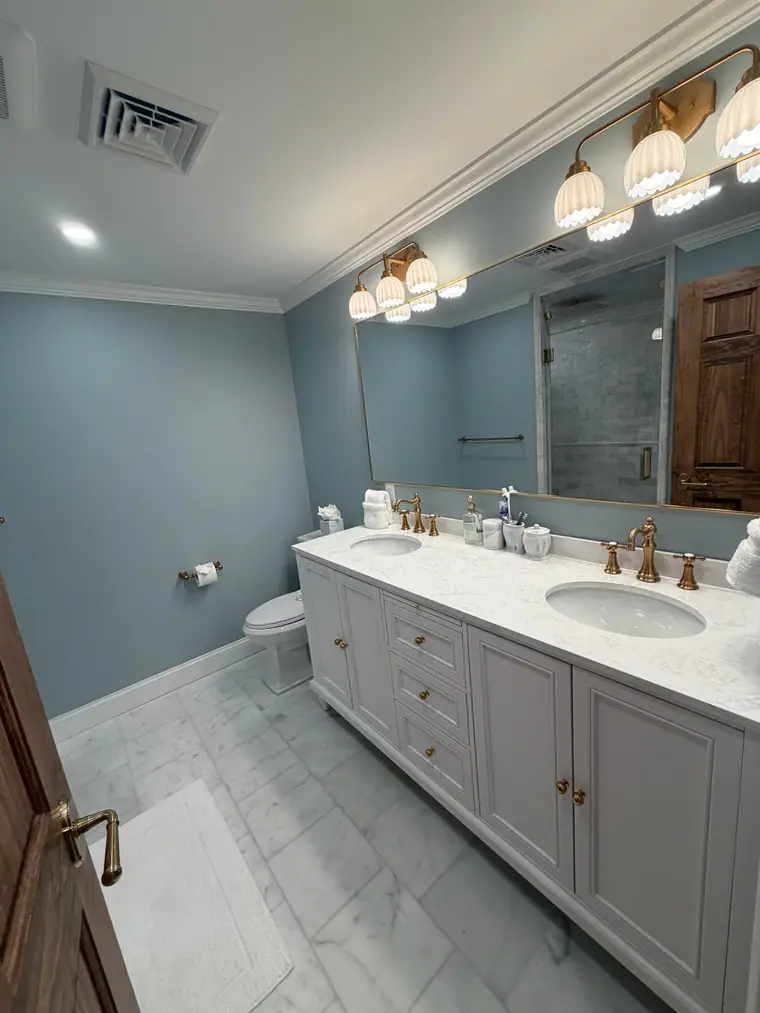 Bathroom cleaning by Ana's Maid in Monmouth County, New Jersey