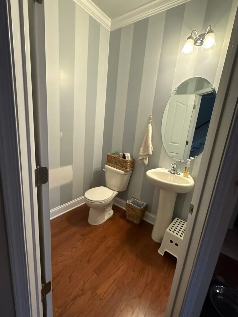 Bathroom cleaning by Ana's Maid in Monmouth County, New Jersey