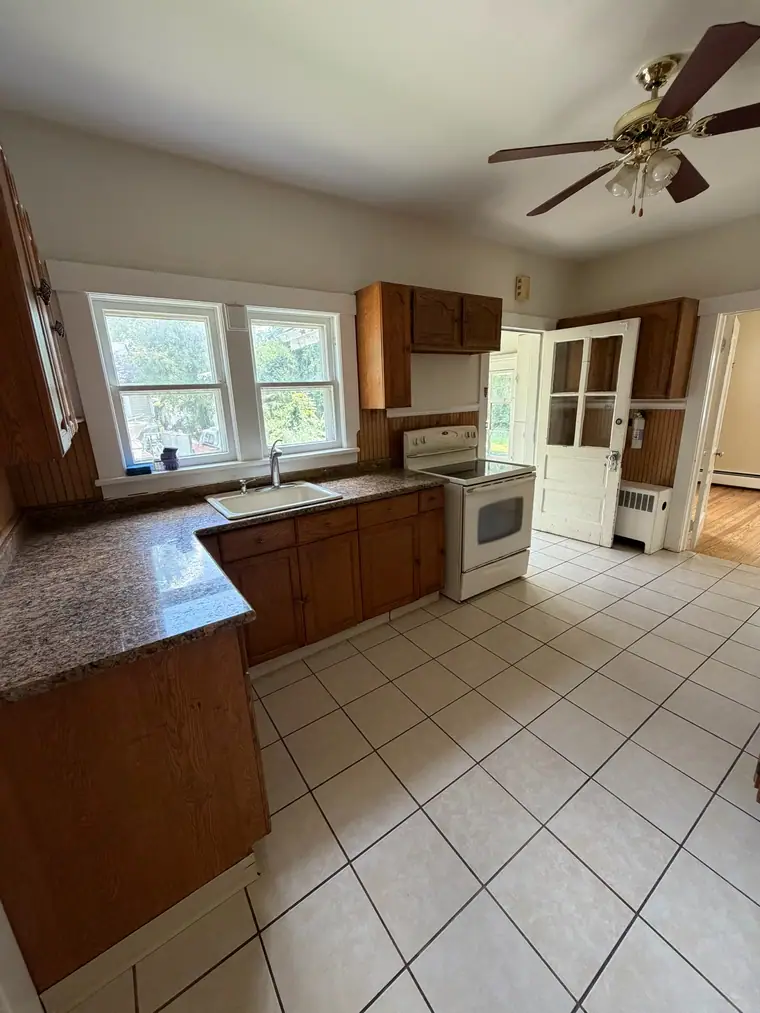 Kitchen cleaning by Ana's Maid in Monmouth County, New Jersey