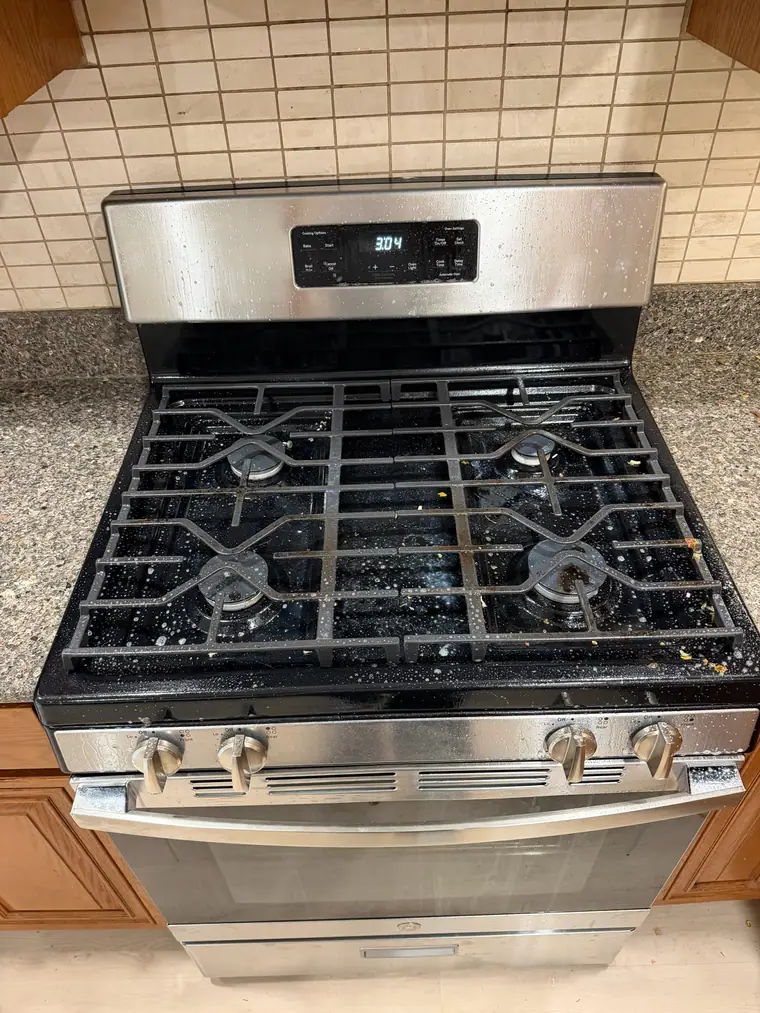 Kitchen cleaning by Ana's Maid in Monmouth County, New Jersey